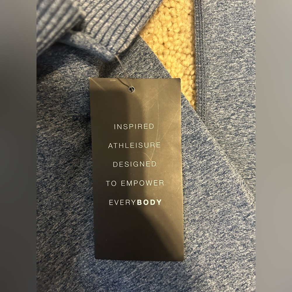 SOLD🔴Vitality Formation Legging NWT - Picture 6 of 7